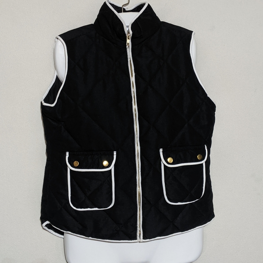 Nwt black and white puffer vest